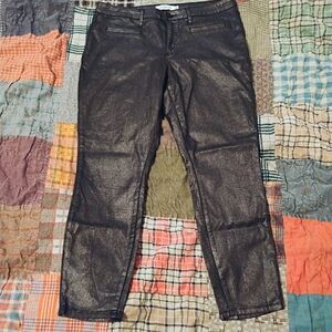 Shimmering Black Skinny Jeans for Women